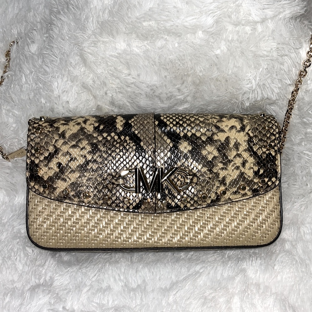 Michael Kors Izzy Crossbody Clutch